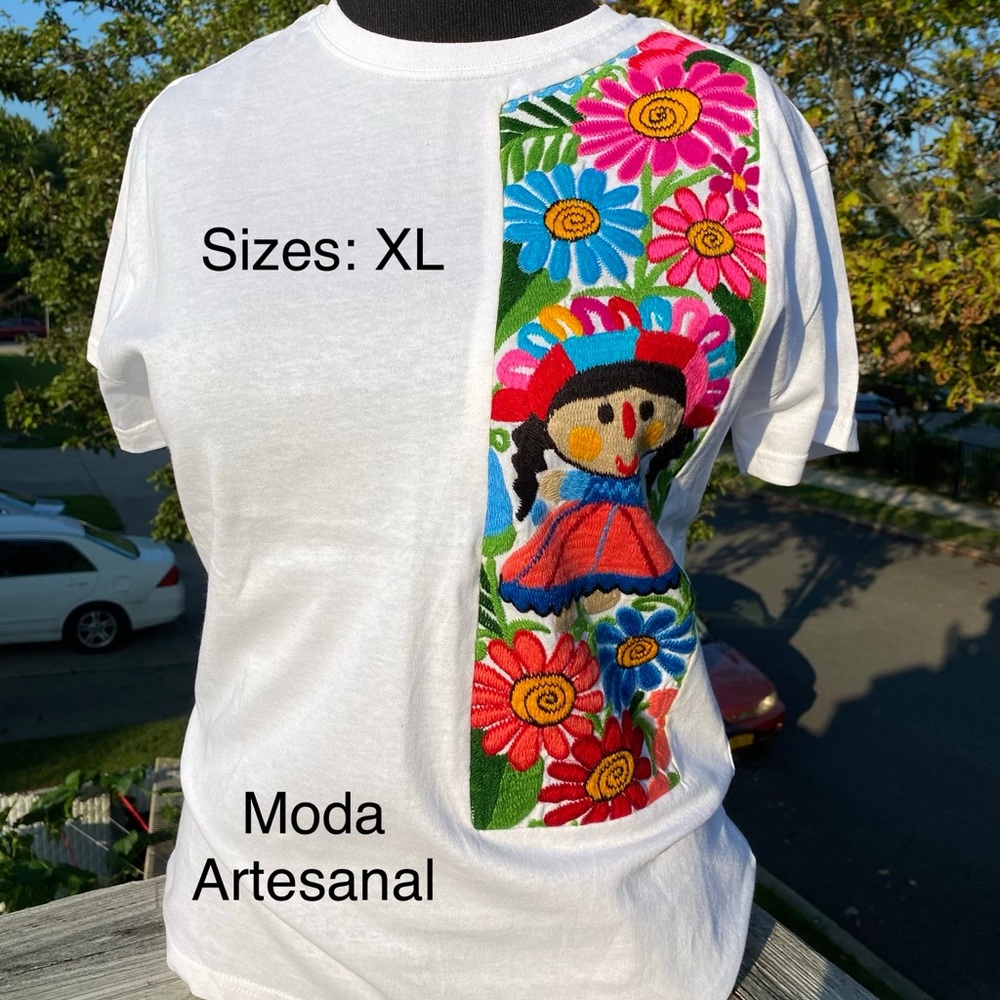 Follow a Facebook: Esthela Torres Moda Artesanal